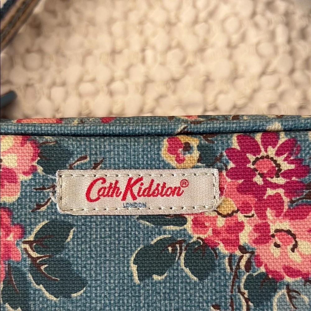 Cath Kidston London Floral Crossbody Bag - Picture 10 of 11